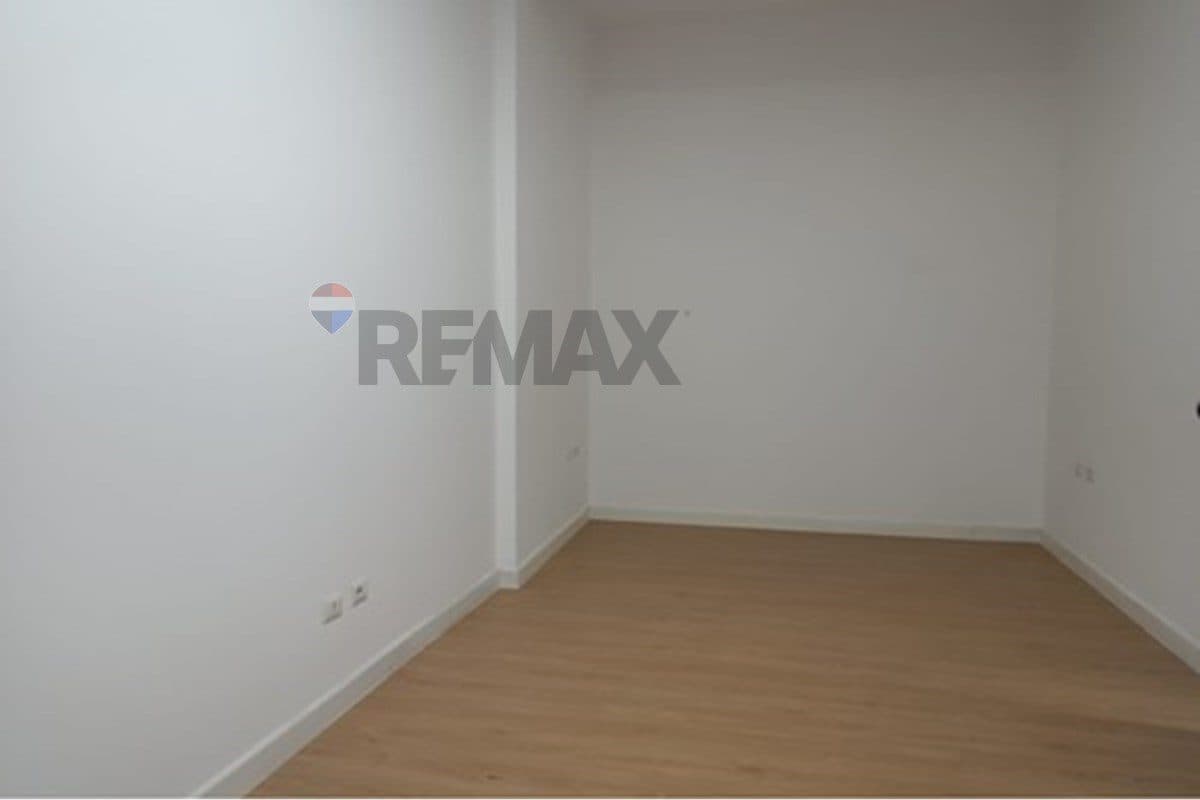 Apartament - Për Qira - Rruga Hoxha Tahsin, Tiranë 4