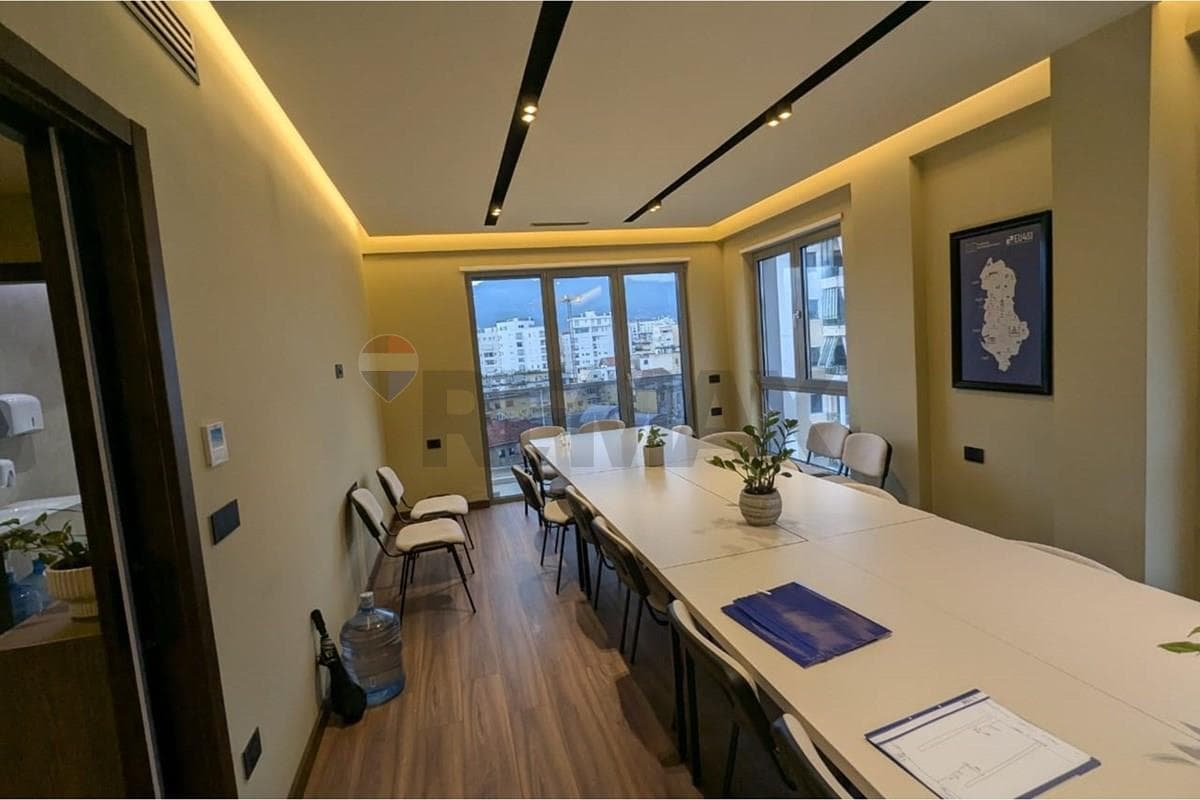 Apartament - Për Qira - Rruga e Kavajës, Tiranë