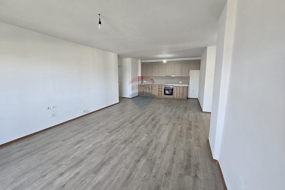 Apartament - Për Qira - Rruga 5 Maji, Tiranë 4