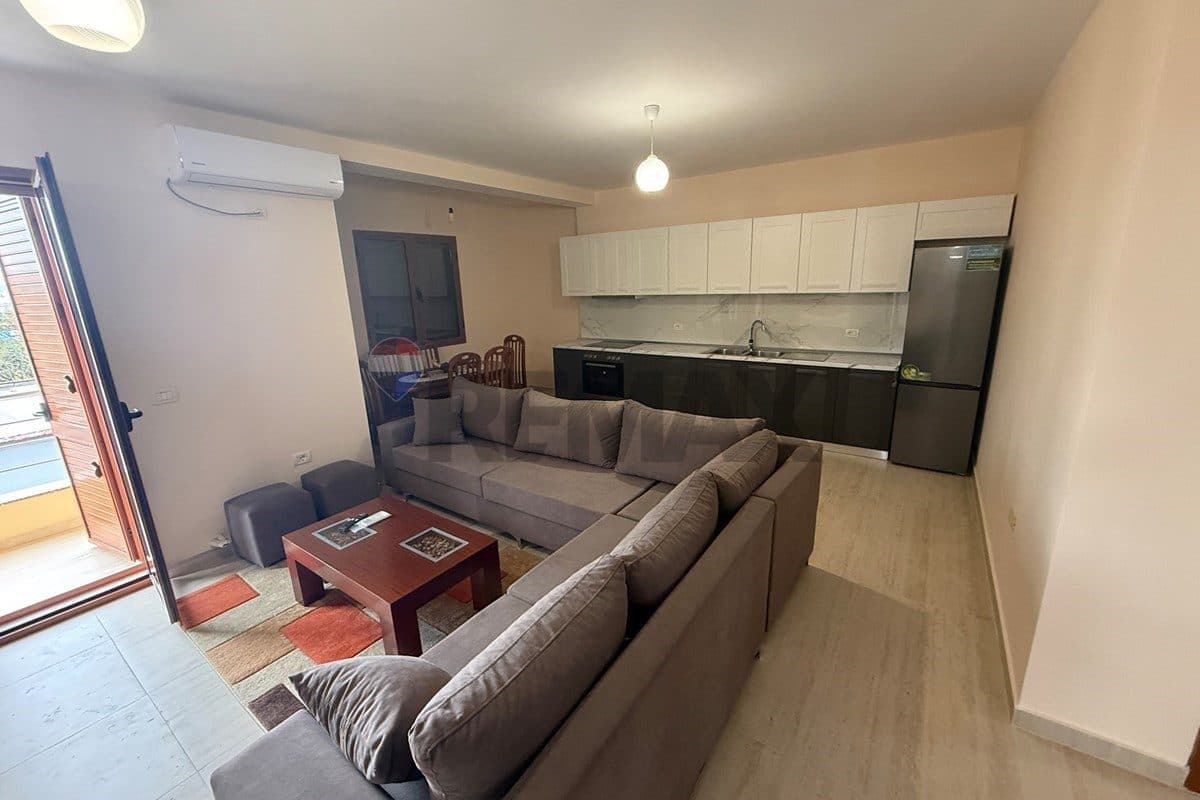 Apartament - Për Qira - Laprakë, Tiranë