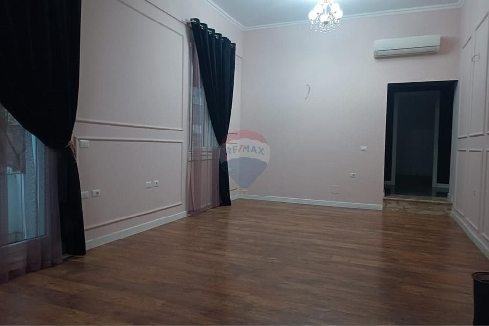 Apartament - Për Qira - Rruga Hoxha Tahsin, Tiranë 3