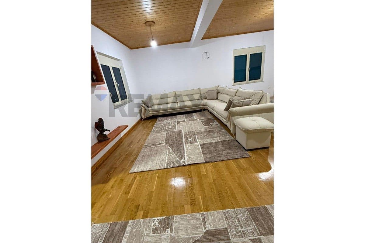 Apartament - Për Qira - Akacia Hills, Tiranë