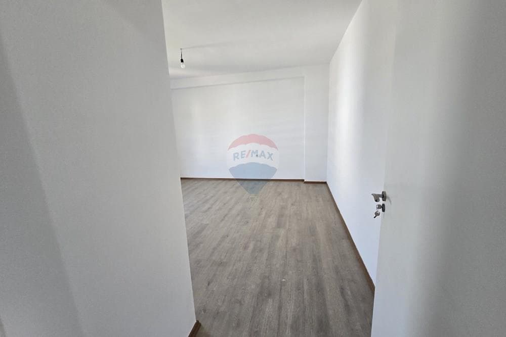 Apartament - Për Qira - Rruga 5 Maji, Tiranë 3
