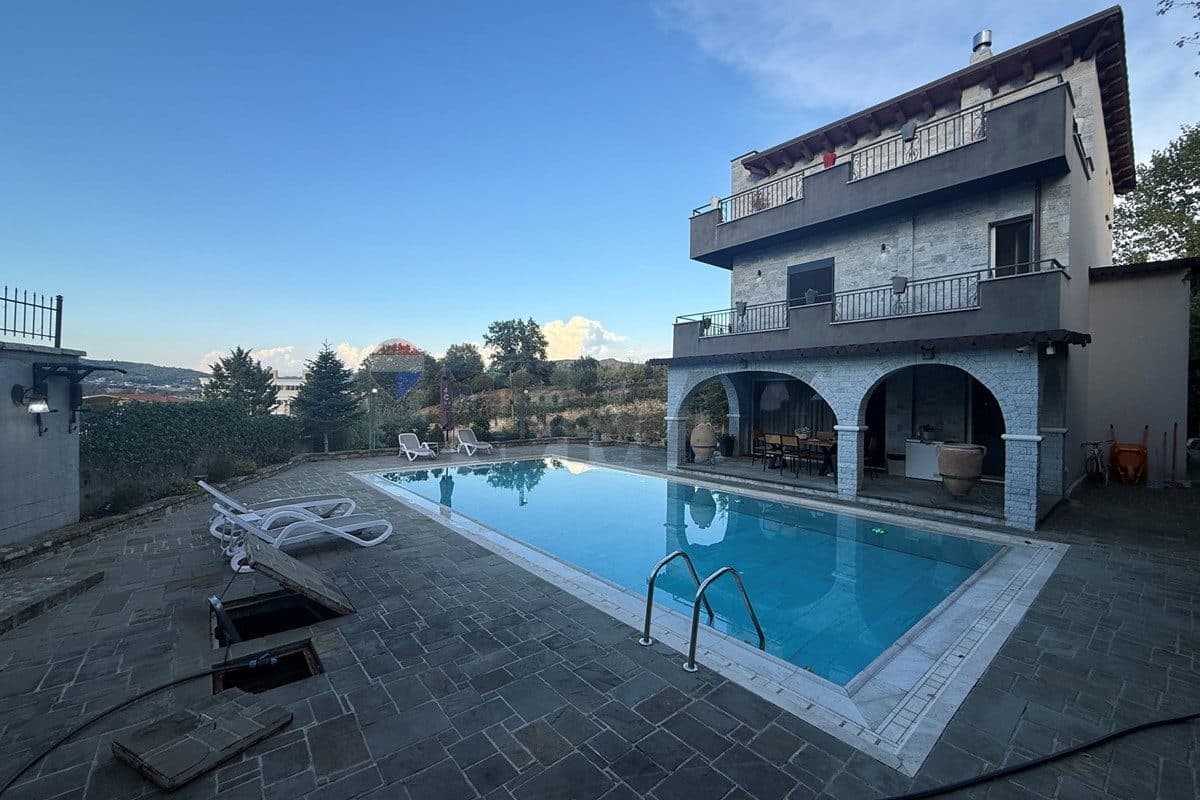 Vile - Për Qira - Pezë Helmës, Tiranë