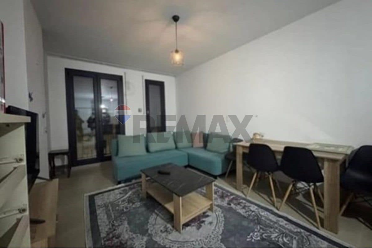 Apartament - Për Qira - Rruga Kongresi I Manastirit, Tiranë