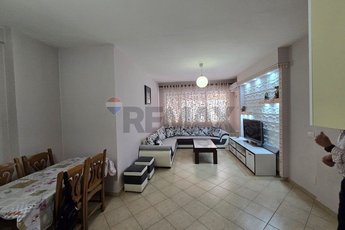 Apartament - Për Qira - Rruga Teodor Keko, Tiranë