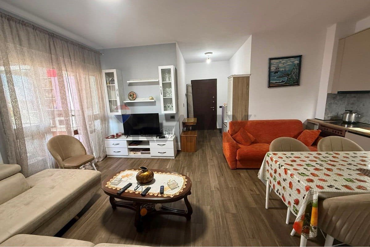 Apartament - Për Qira - Kthesa e Kamzës, Tiranë