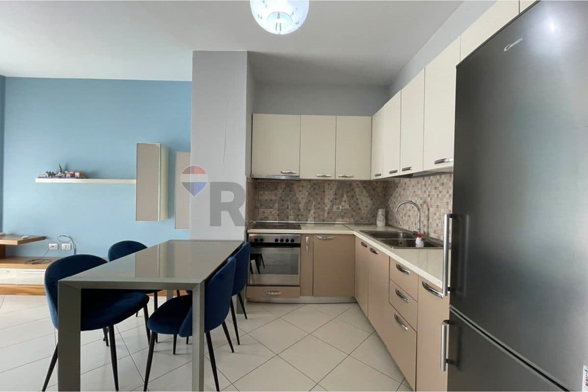 Apartament - Për Qira - Kompleksi Kontakt, Tiranë 4