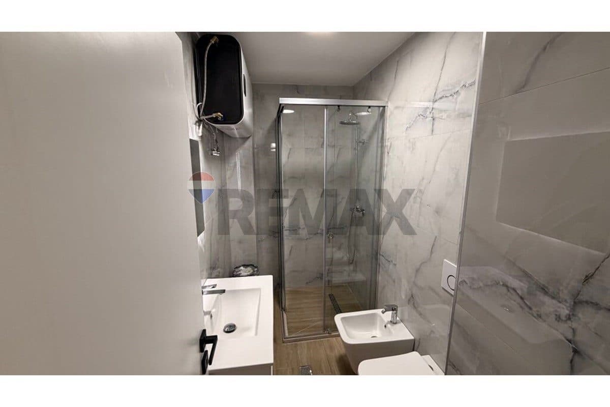 Apartament - Në Shitje - Pallatet e Verdha, Tiranë 3