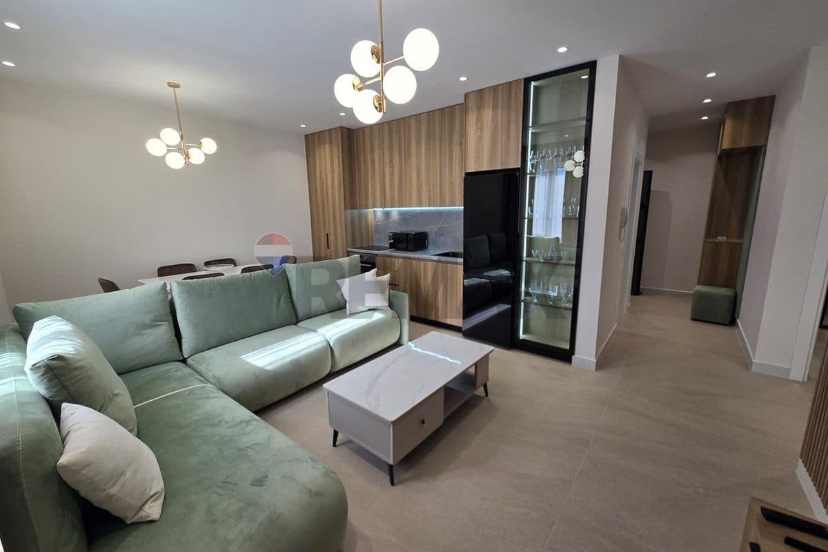 Apartament - Për Qira - Rruga Egnatia, Tiranë