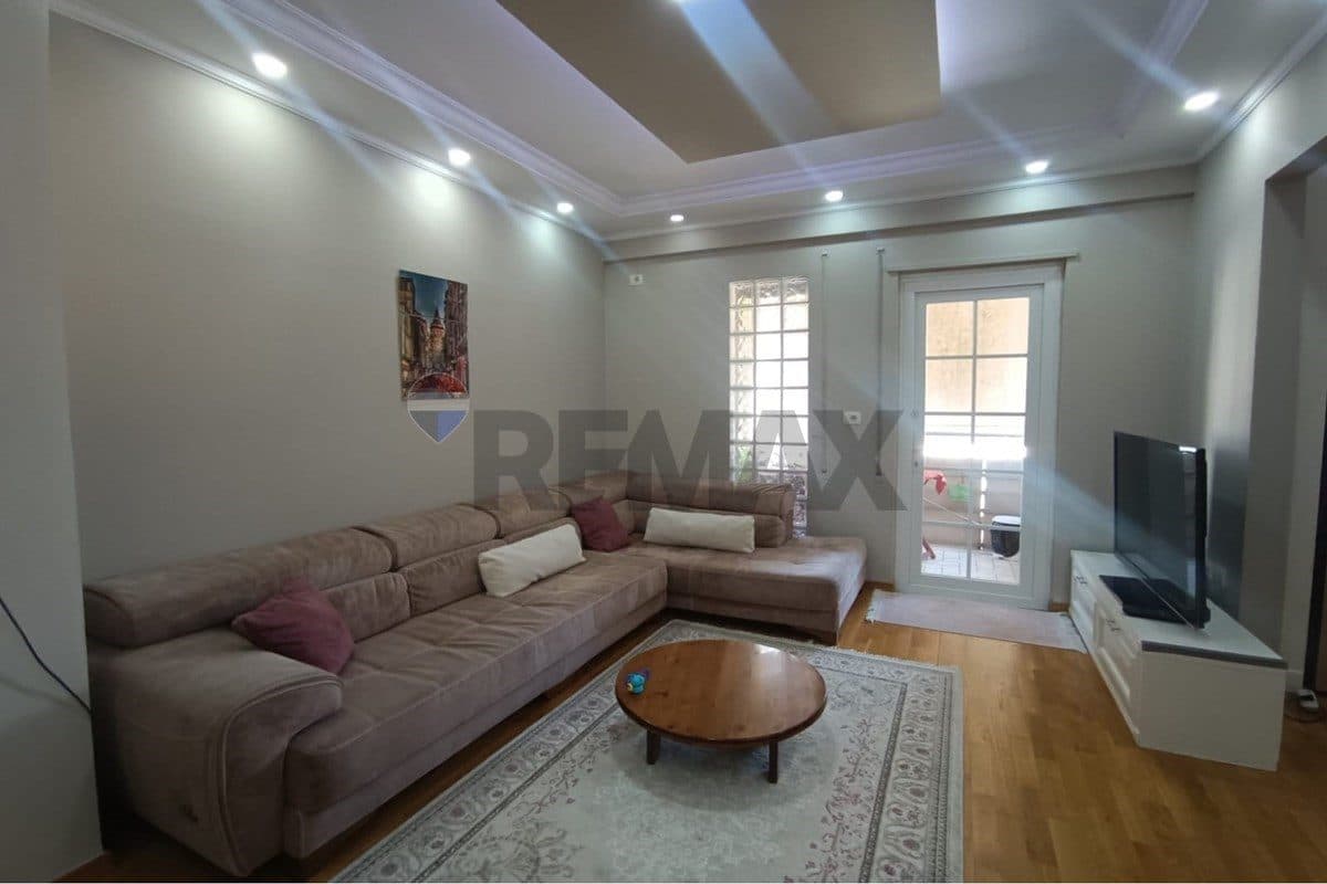 Apartament - Për Qira - Rruga 5 Maji, Tiranë 2