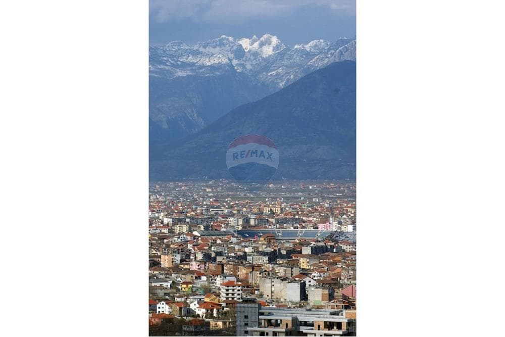 Dyqan - Në Shitje - Sheshi 2 Prilli, Shkodër