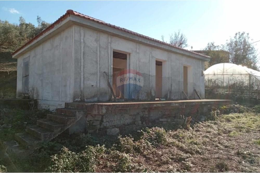 Shtepi Ne Fshat - Në Shitje - Kuçovë, Kuçovë
