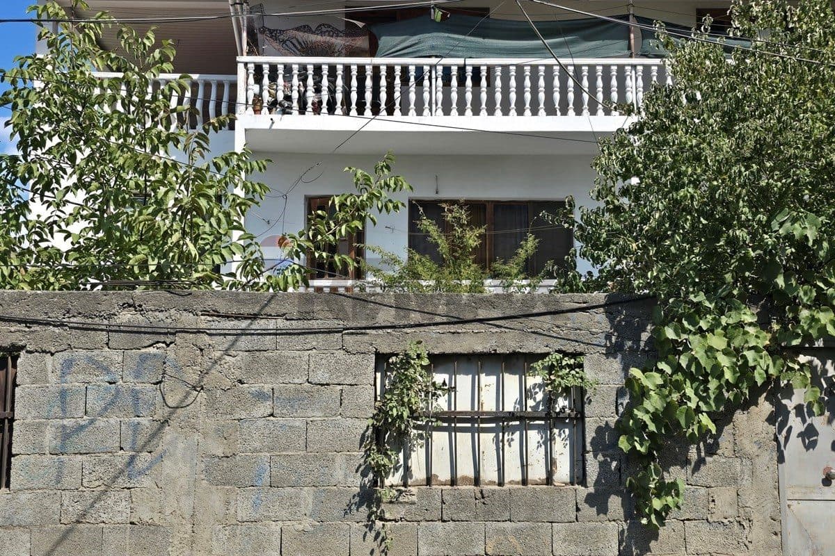 Vile - Në Shitje - Qyteti Studenti, Tiranë 2