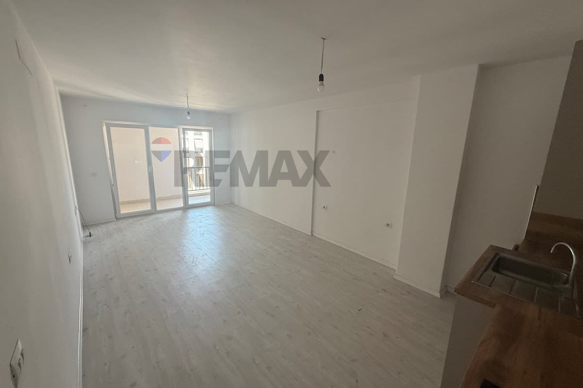 Apartament - Për Qira - Kombinat, Tiranë 2