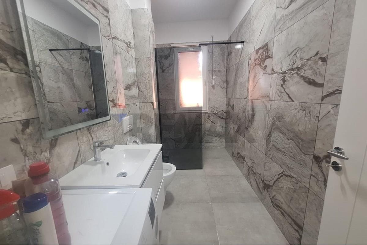 Apartament - Për Qira - Bulevardi Blu, Kamëz