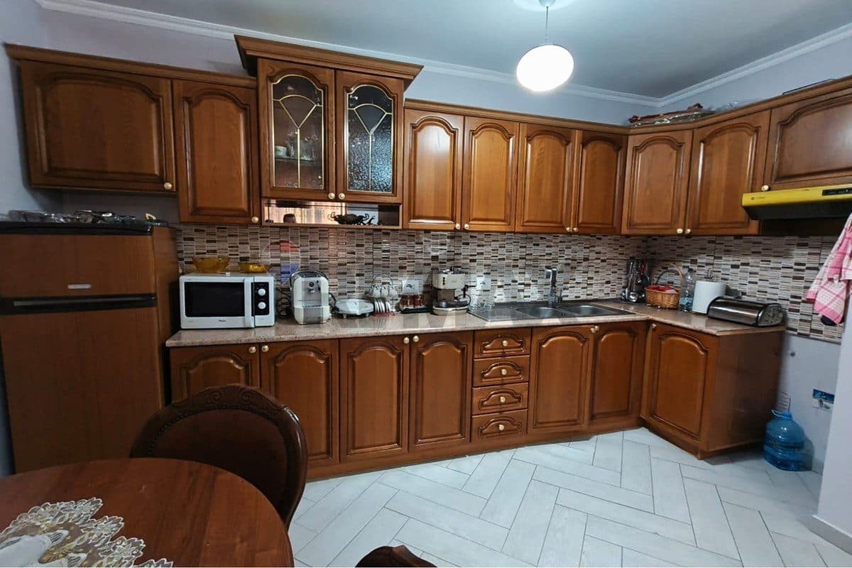 Apartament - Në Shitje - Rruga Fortuzi, Tiranë 2
