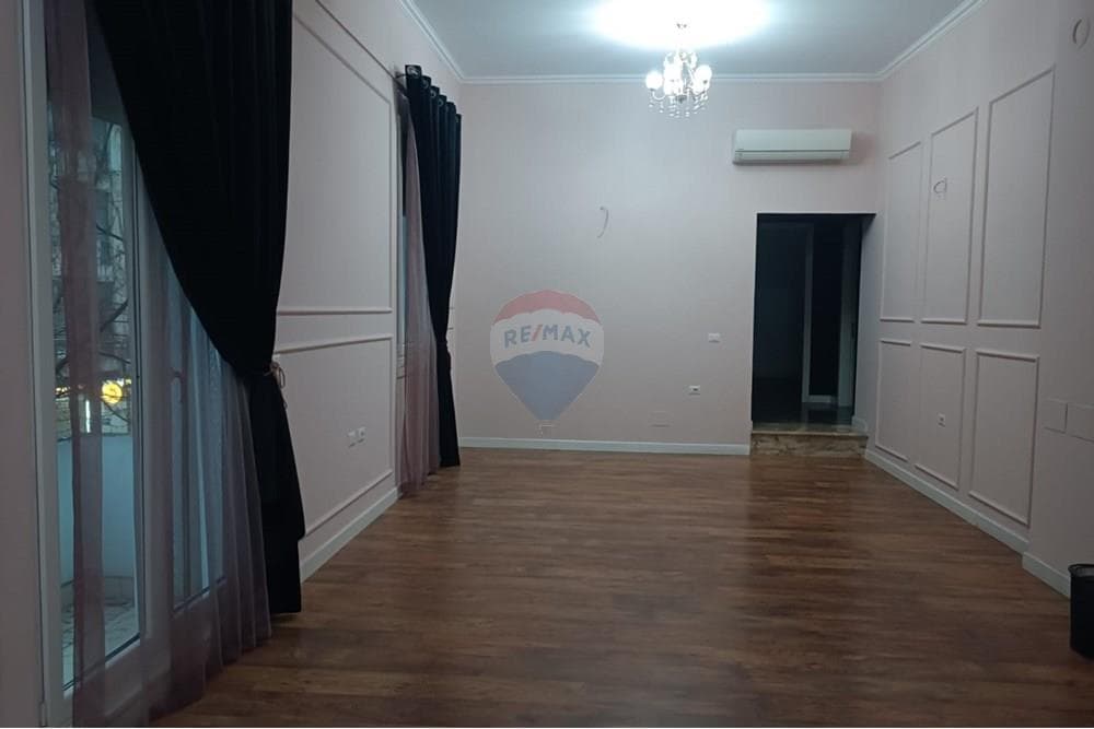 Apartament - Për Qira - Rruga Hoxha Tahsin, Tiranë 4
