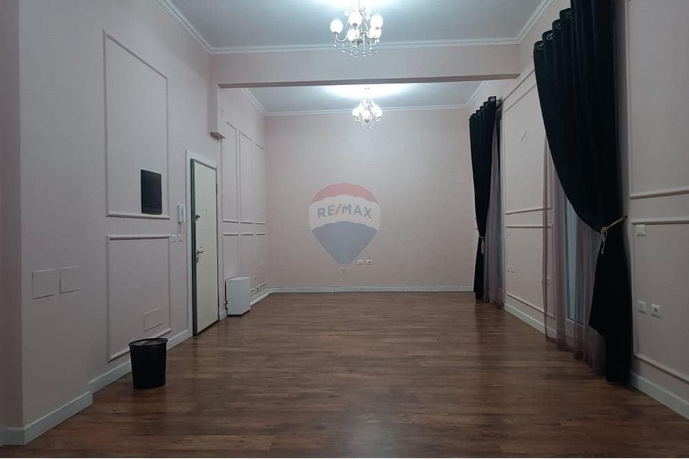 Apartament - Për Qira - Rruga Hoxha Tahsin, Tiranë