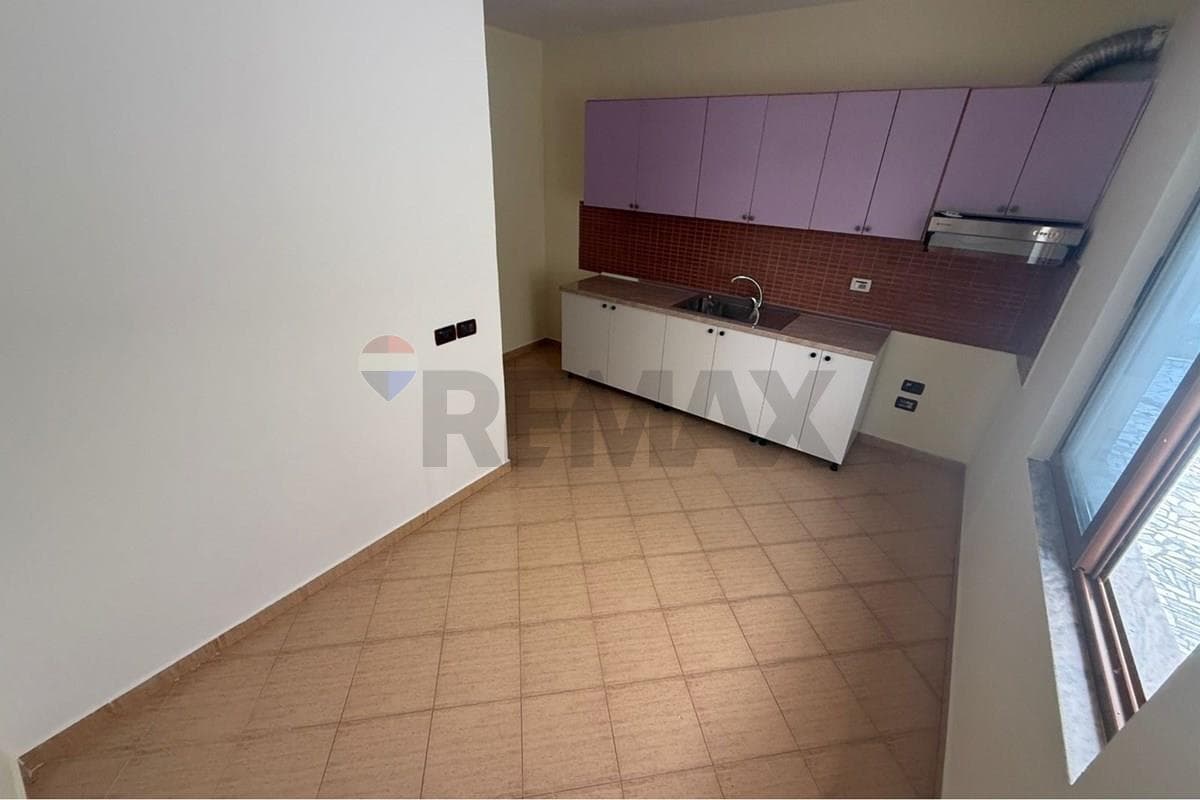 Apartament - Për Qira - Rruga Ali Demi, Tiranë
