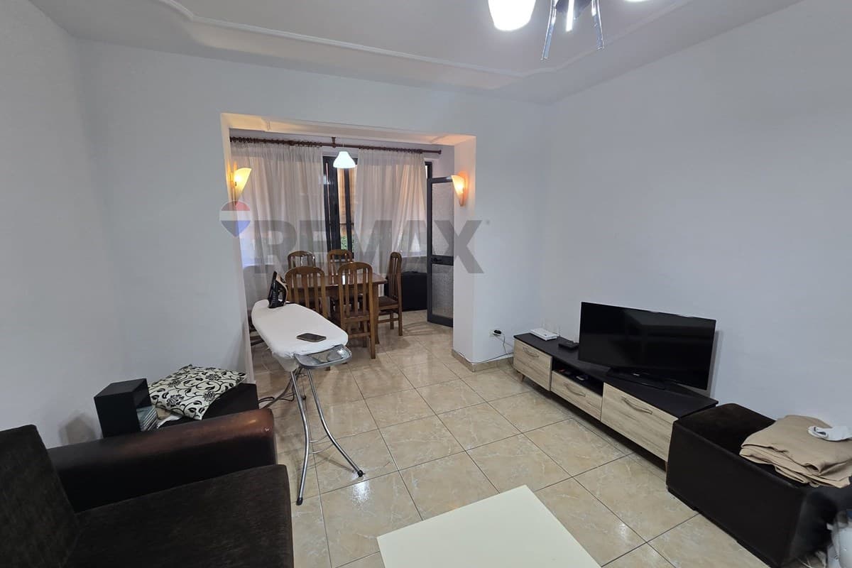 Apartament - Për Qira - Rruga Muhamet Gjollesha, Tiranë