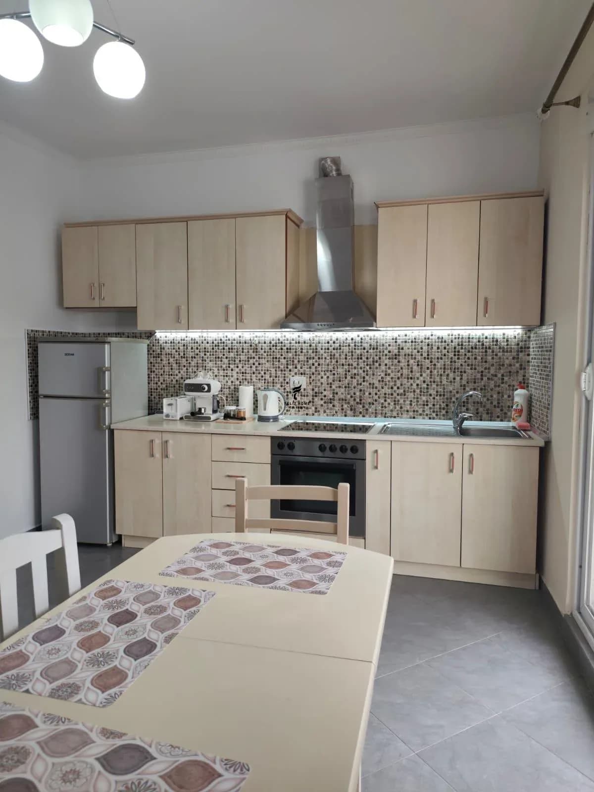 APARTAMENT ME QERA 1+1 21 DHJETORI 60.000 LEKE 3