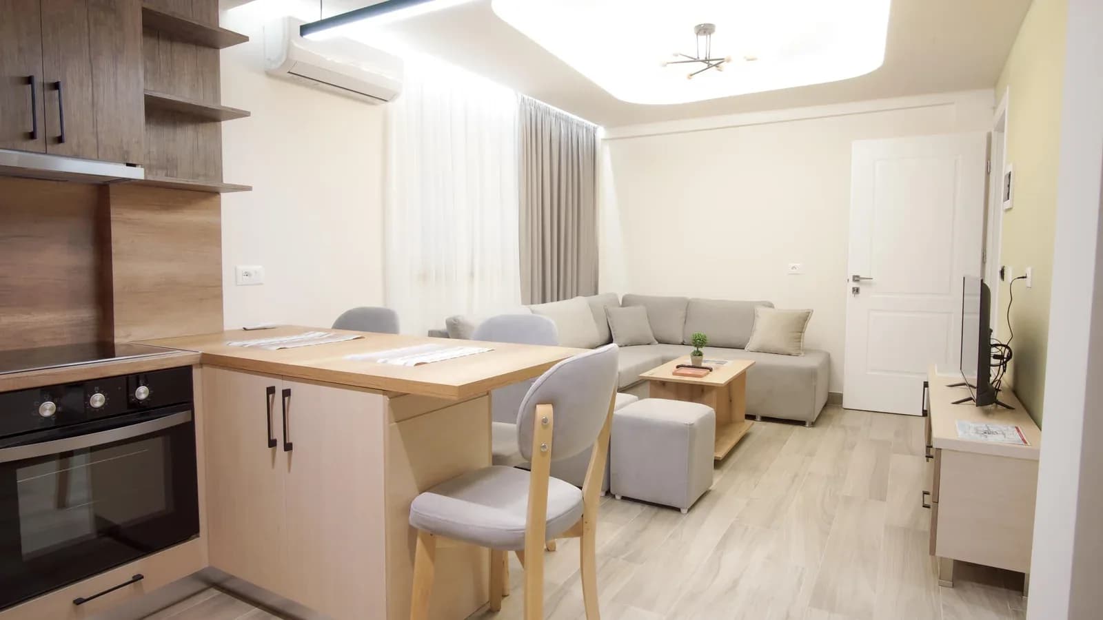 APARTAMENT ME QERA 1+1 & GARSONIERE 21 DHJETORI 1.300 EURO 2