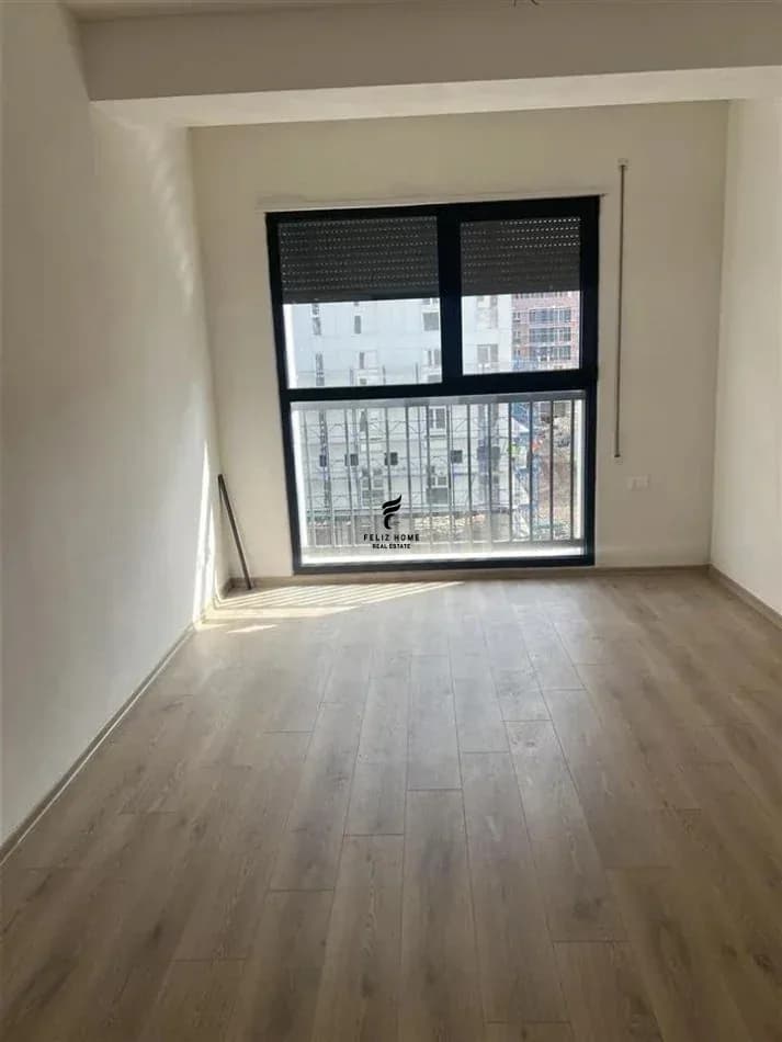 ZYRE ME QERA 116 M2 BULEVARDI RI 80.000 LEKE 3