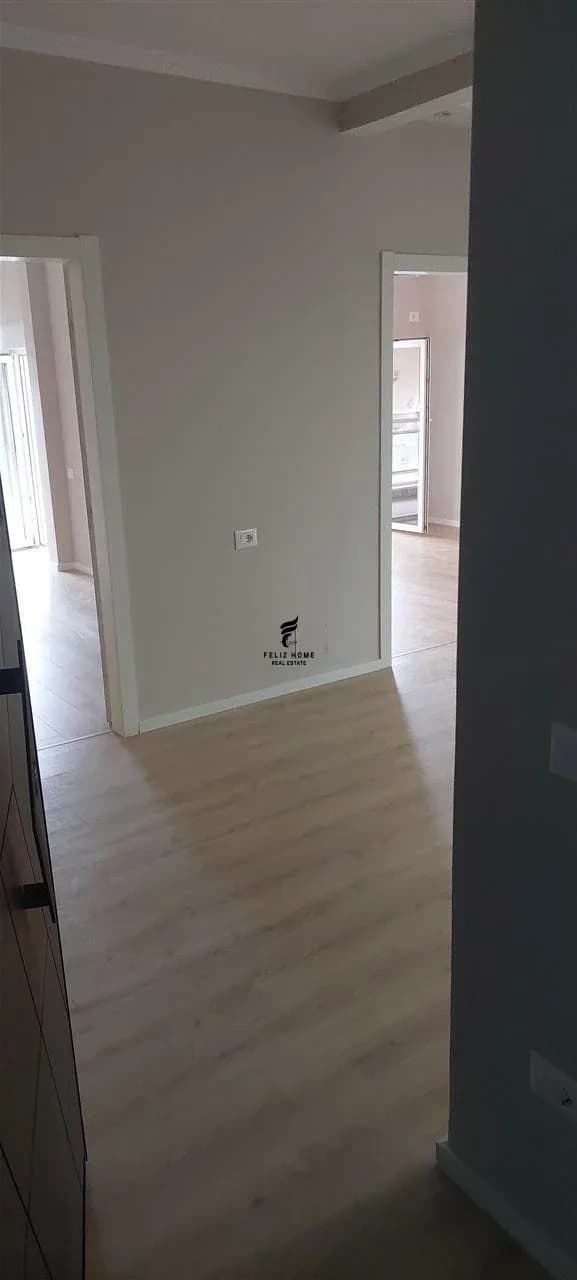 SHITET APARTAMENT 2+1 XHAMLLIK 18.700.000 LEKE 4
