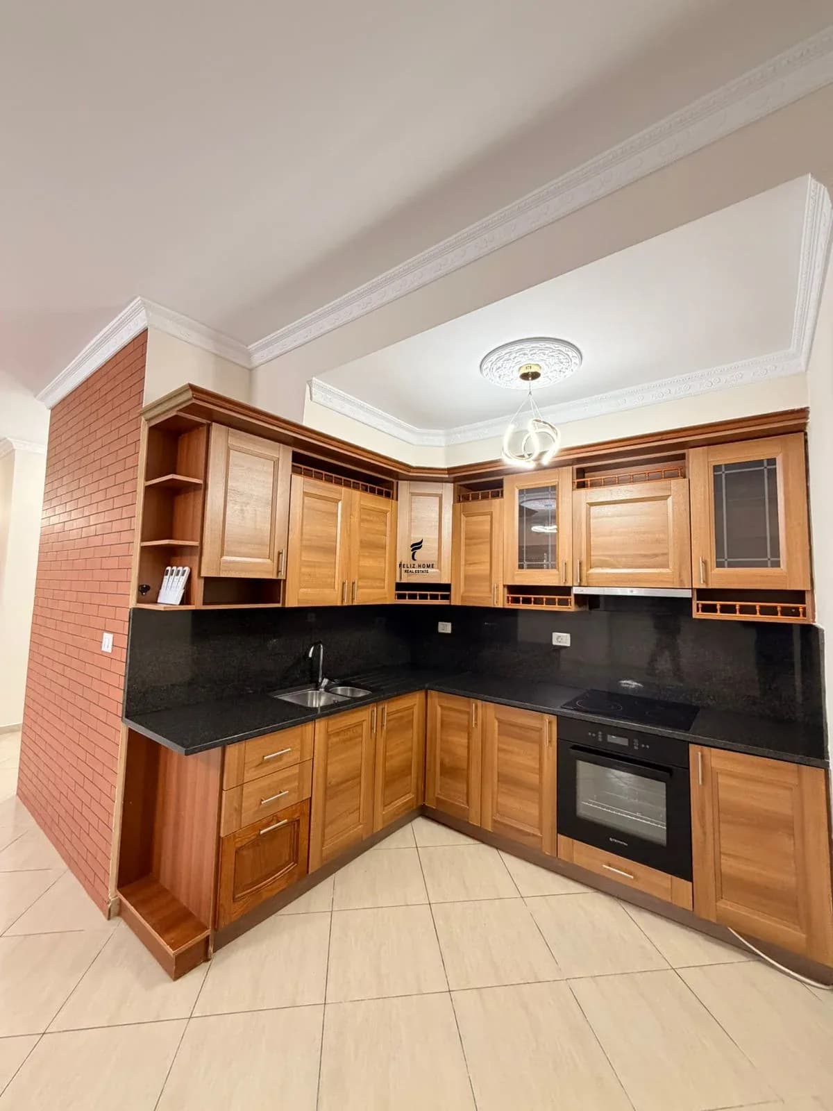 APARTAMENT ME QERA 3+1+2 RRUGA E DIBRES 100.000 LEKE