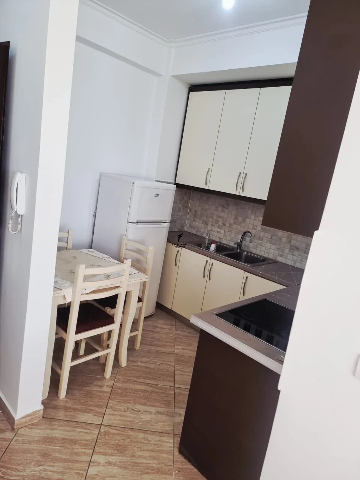 APARTAMENT ME QERA 2+1 PALLATI ME SHIGJETA 50.000 LEKE 2