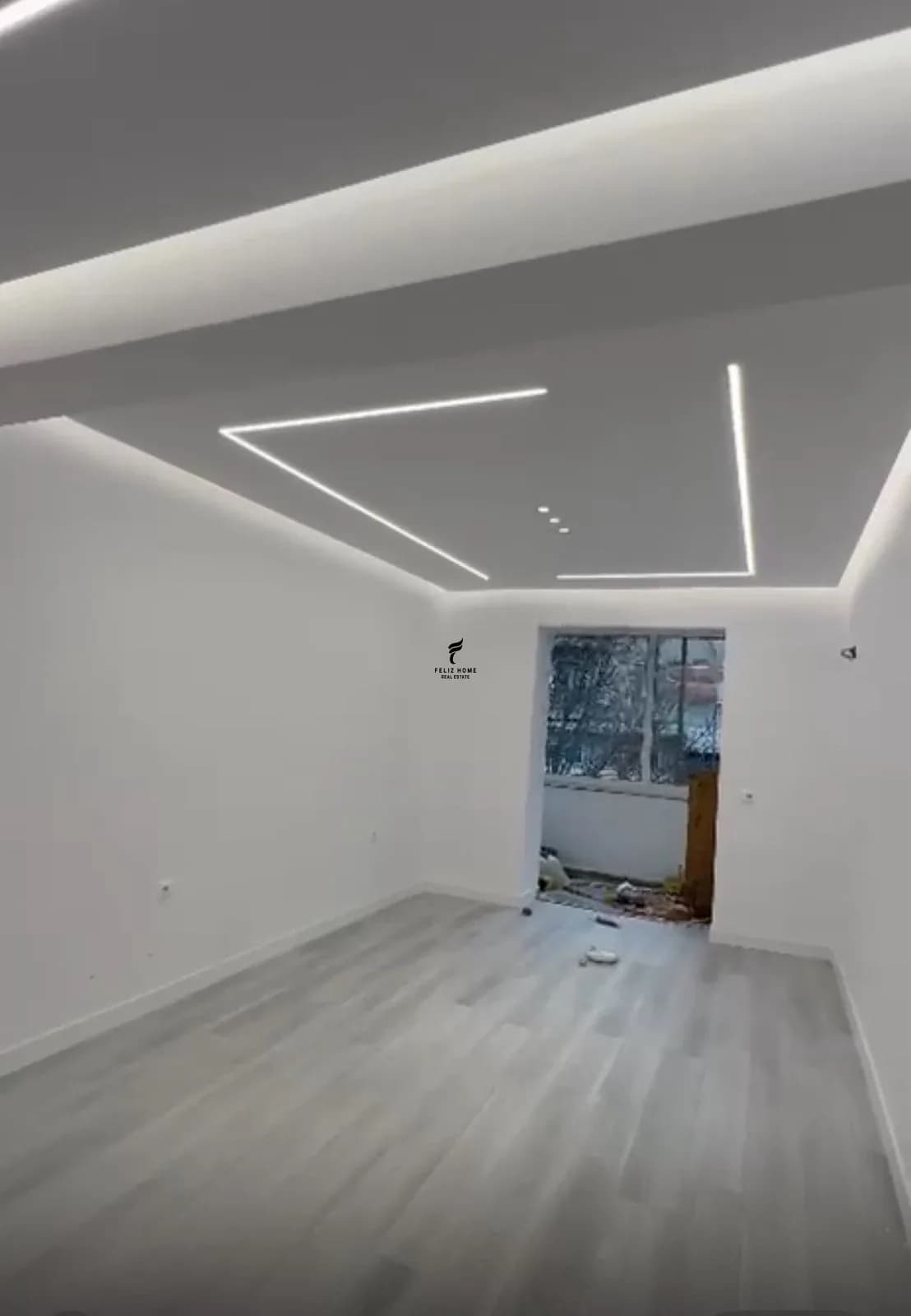 ZYRE ME QERA 80 M2 RRUGA E BARRIKADAVE 1.000 EURO