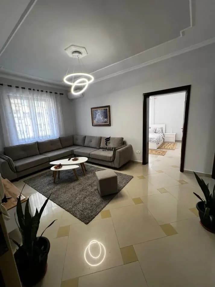 APARTAMENT ME QERA 1+1 RRUGA E ELBASANIT 70.000 LEKE 2