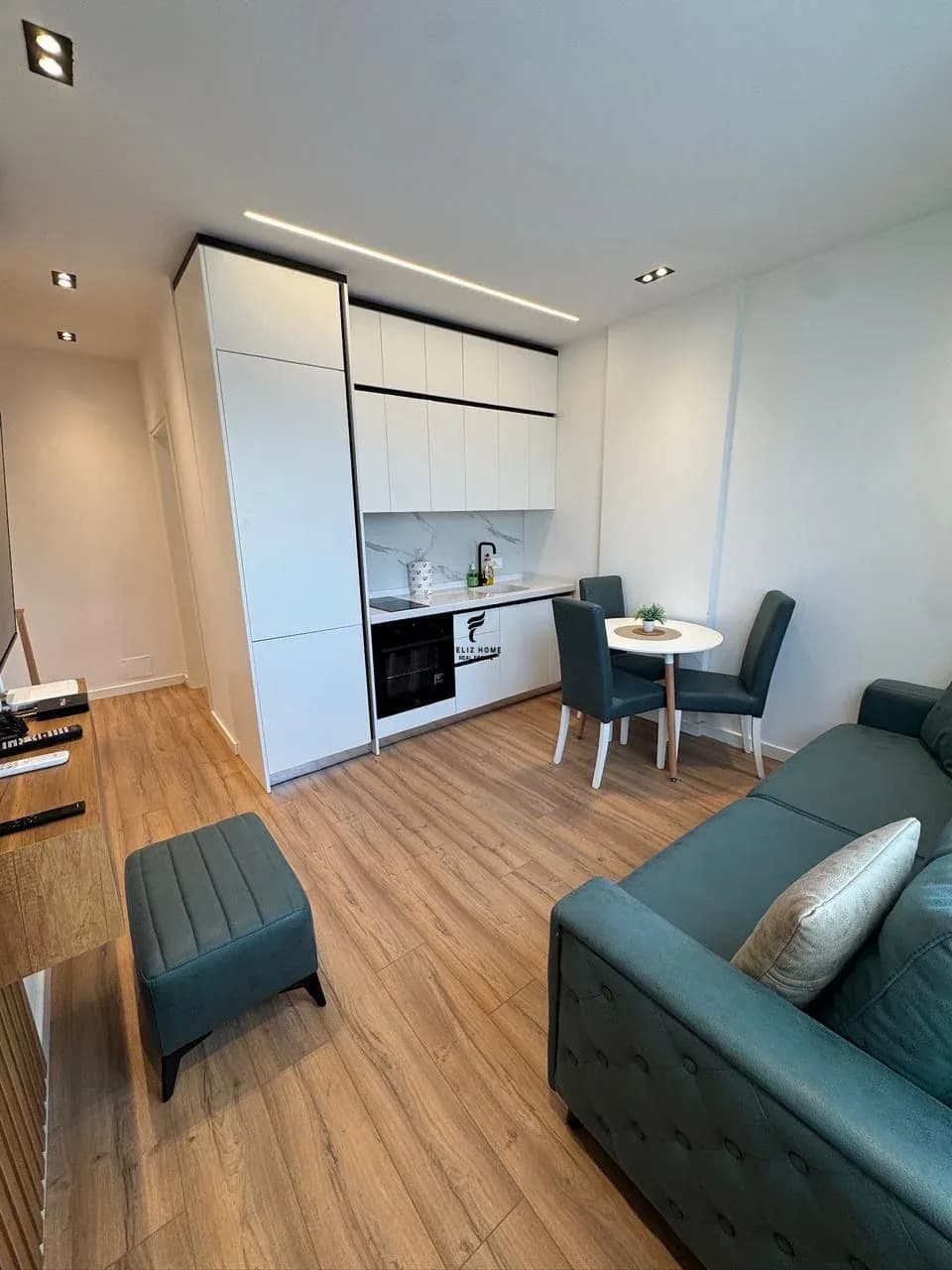 APARTAMENT ME QERA 1+1 RRUGA KAVAJES 650 EURO