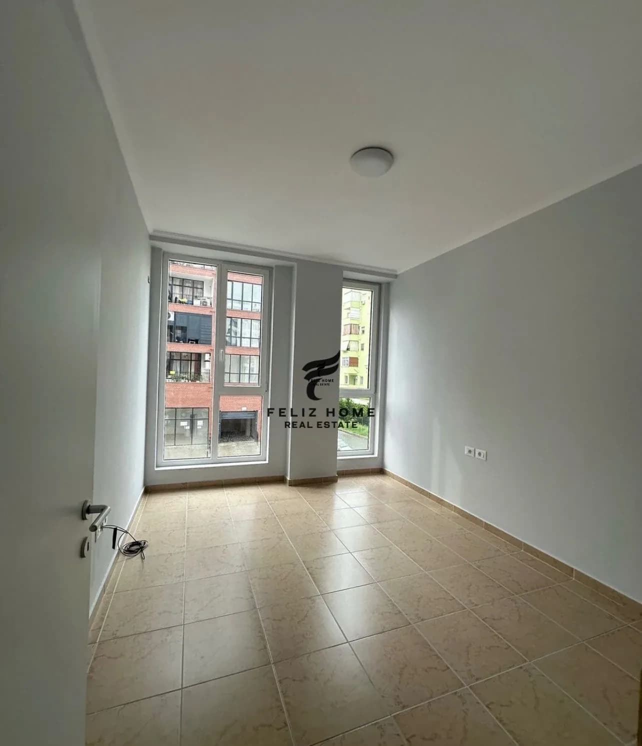 ZYRE ME QERA 120 M2 STACIONI TRENIT 1.500 EURO 3