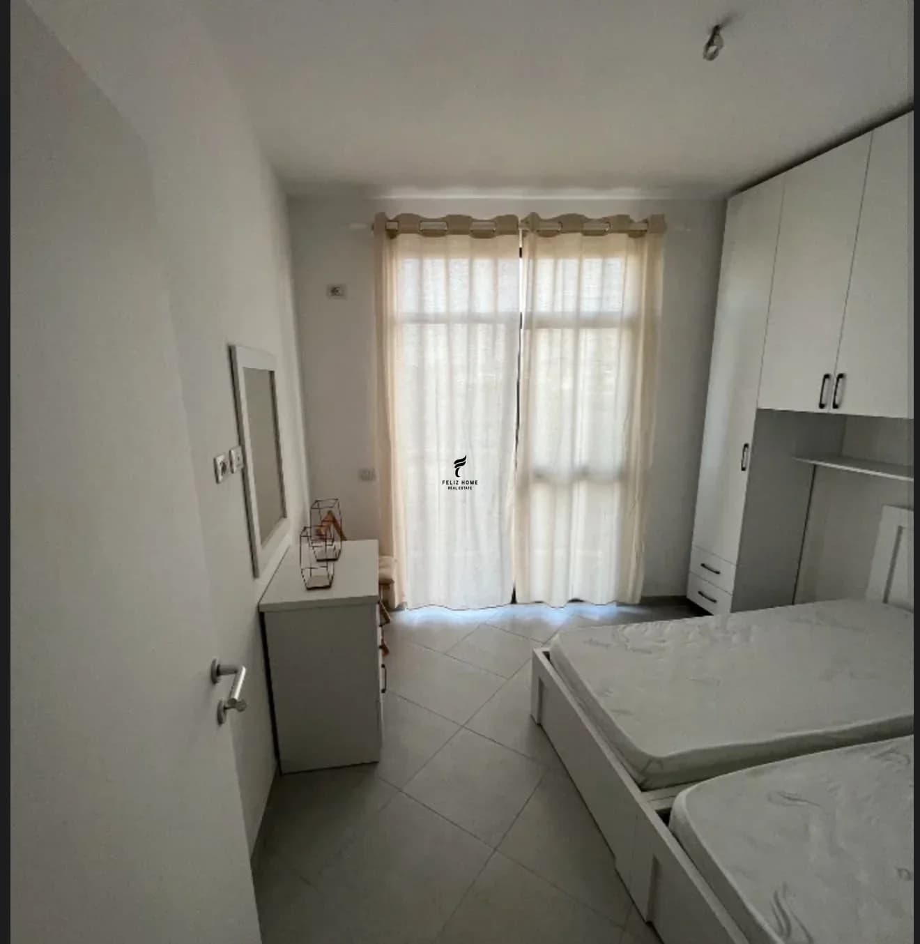 APARTAMENT ME QERA 1+1 RRUGA E DIBRES 42.000 LEKE 3
