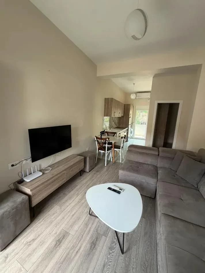 APARTAMENT ME QERA 1+1 SHKOZE 350 EURO