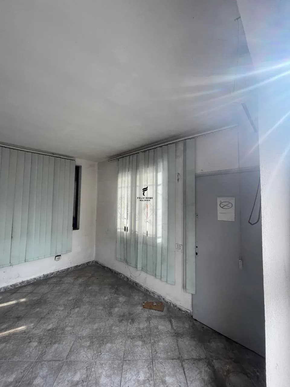 KAPANON ME QERA 560 M2 AUTOSTRADA TIRANE-DURRES 3.900 EURO 3