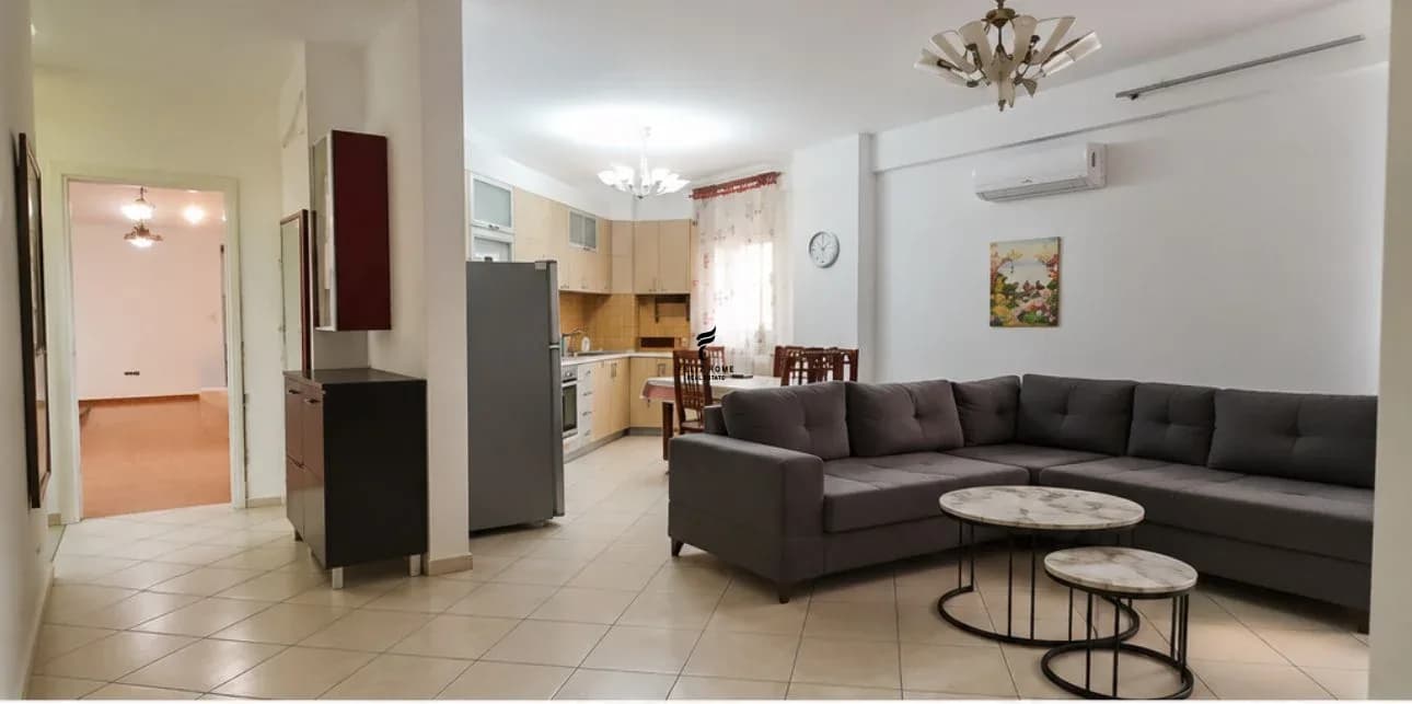 APARTAMENT ME QERA 2+1+2 BLLOK 1.000 EURO