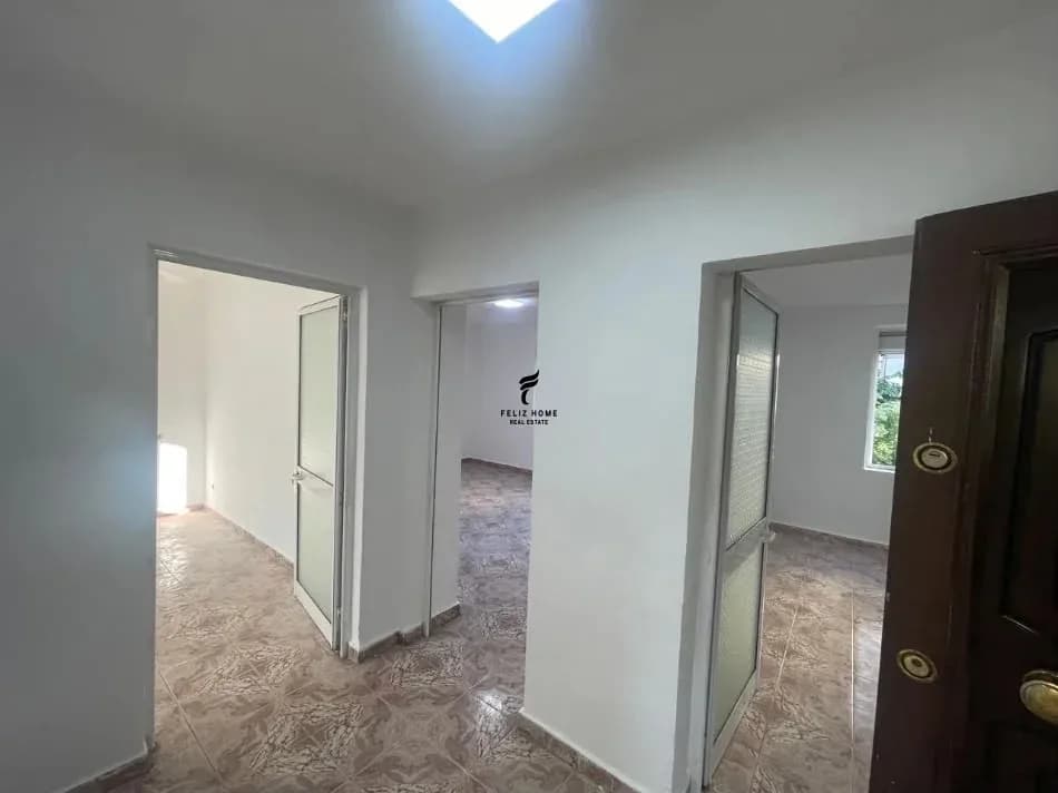 APARTAMENT ME QERA 2+1 RRUGA FERIT XHAJKO 50.000 LEKE