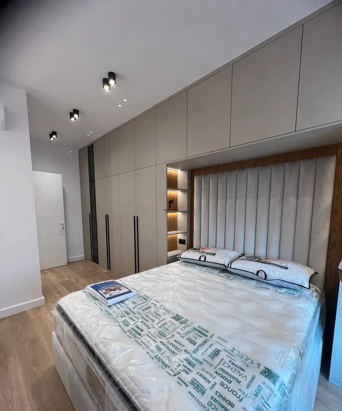 APARTAMENT ME QERA 2+1 KINOSTUDIO 100.000 LEKE 3
