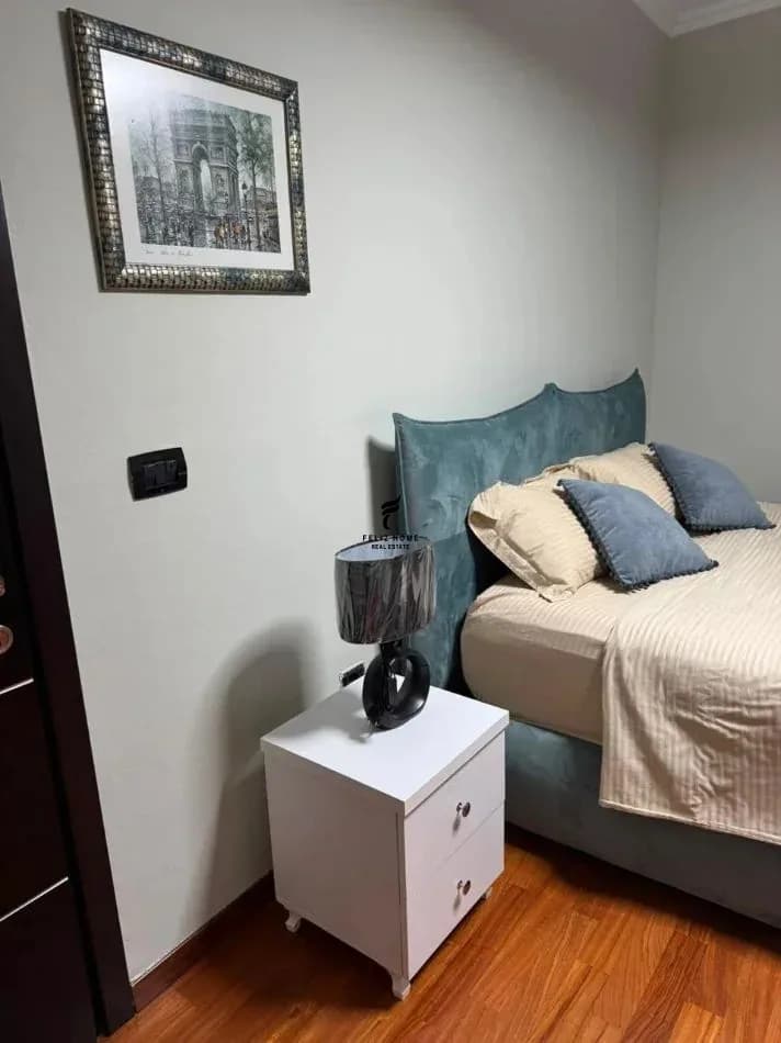 APARTAMENT ME QERA 2+1 STADIUMI AIR ALBANIA 150.000 LEKE 2