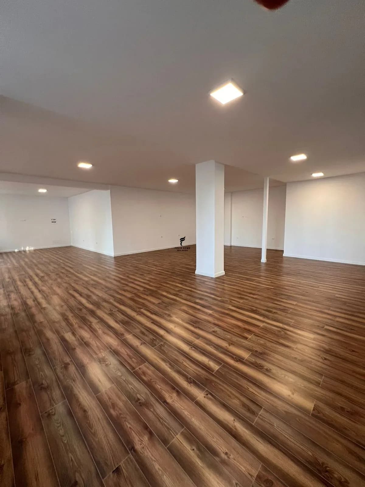ZYRE ME QERA 150M2 LIQENI I THATE 180.000 LEKE 3