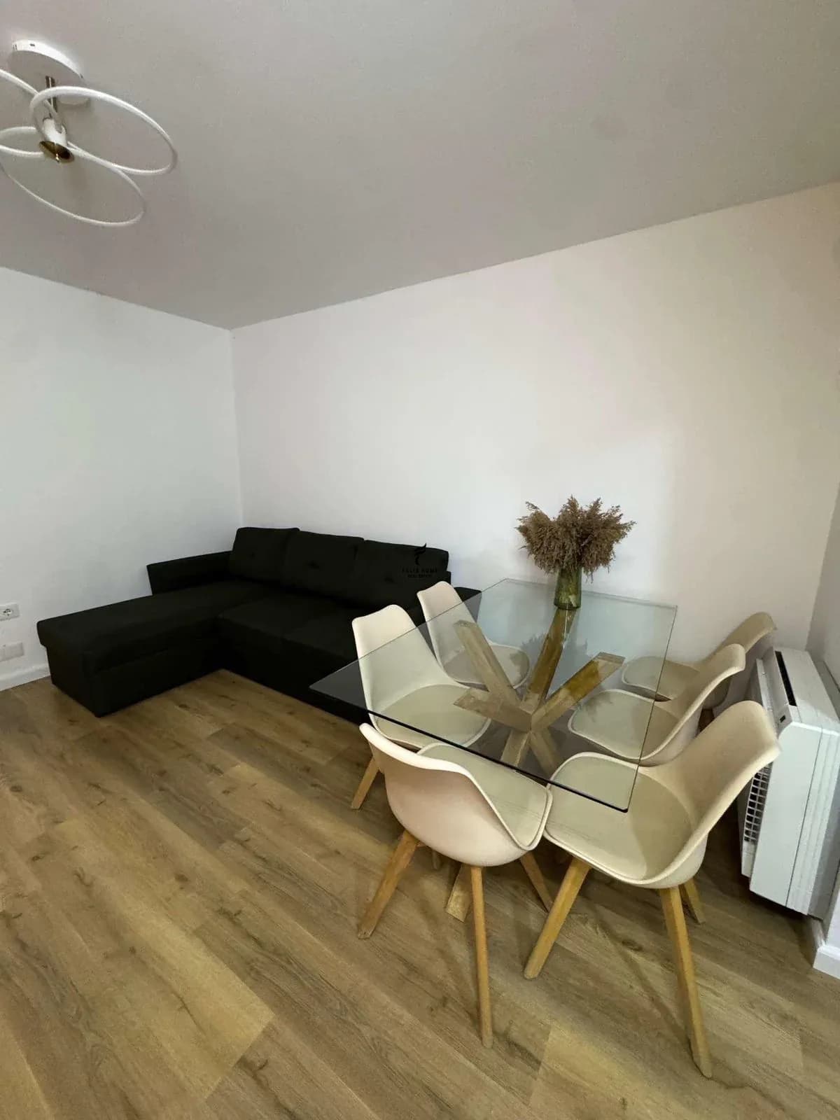 APARTAMENT ME QERA 2+1 KONGRESI I MANASTIRIT I 70.000 LEKE