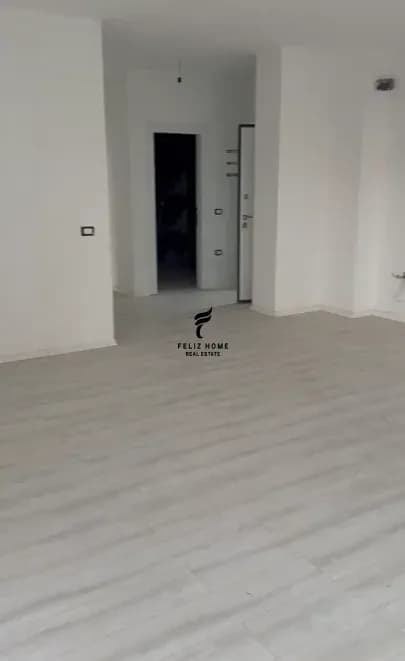 ZYRE ME QERA 126 M2 BULEVARDI RI 80.000 LEKE 3