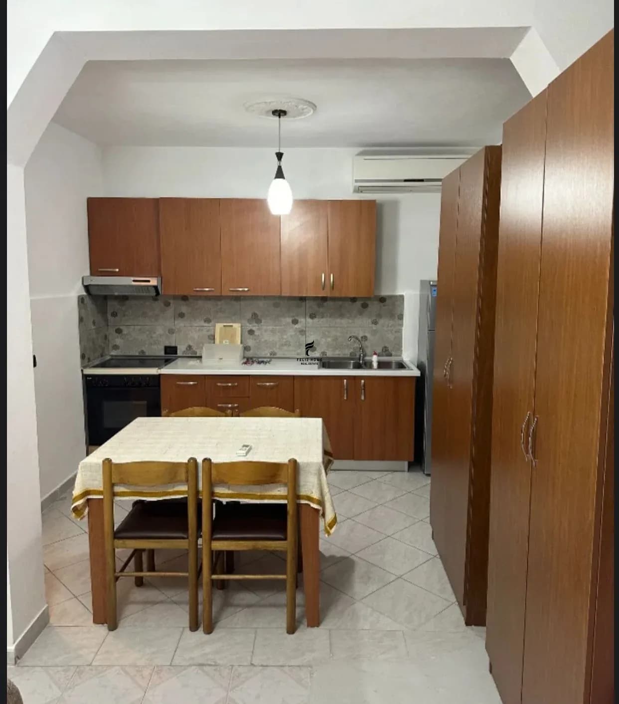 GARSIONERE ME QERA KOMUNA E PARISIT 45.000 LEKE