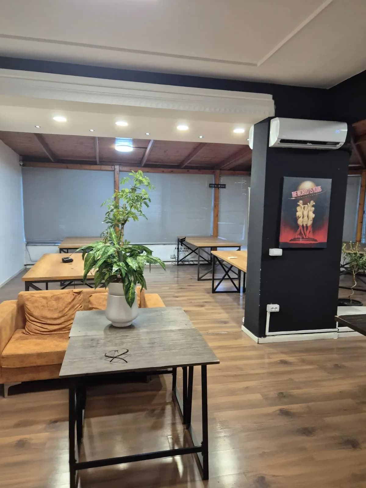 ZYRE ME QERA 154 M2 RRUGA E KAVAJES 90.000 LEKE