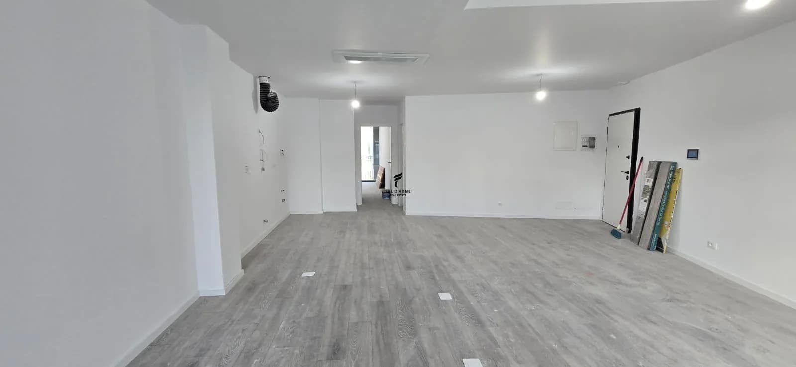 ZYRE ME QERA 87 M2 LAKE VIEW 150.000 LEKE