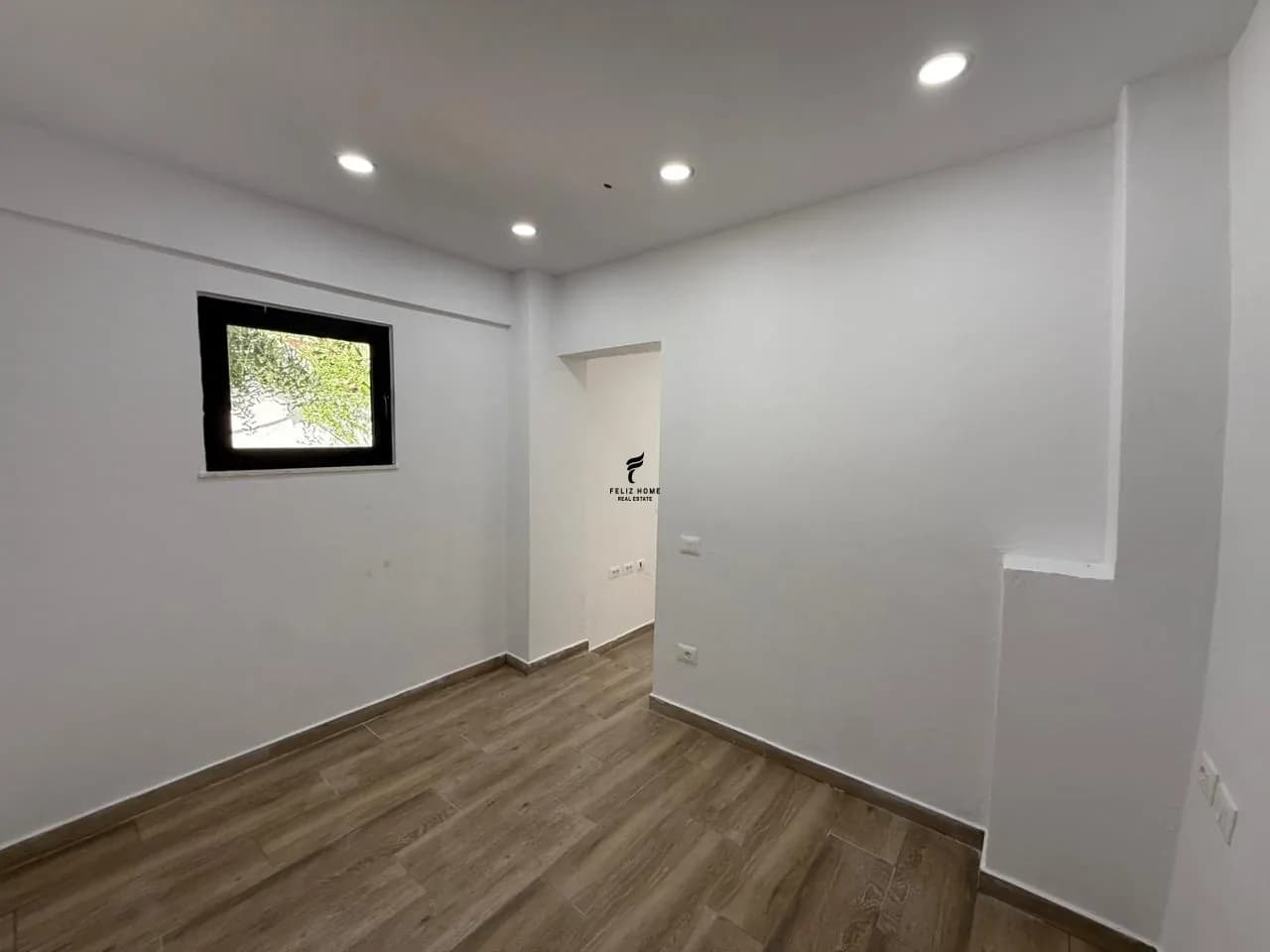 ZYRE ME QERA 60M2 ISH TREGU ELEKTRIK 90.000 LEKE 3