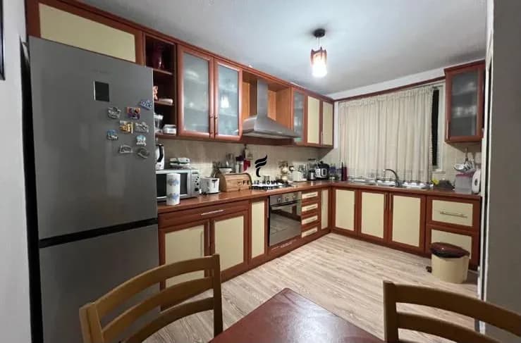 SHITET APARTAMENT 3+1 ALI DEMI 180.000 EURO 4